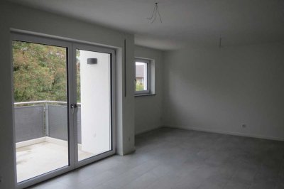 Neuwertige 2-Raum-Wohnung mit Balkon und Einbauküche in Rottenburg a d Laaber