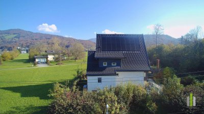 Aigen: Stadthaus im Grünland in verkehrsgünstiger Lage zum verlieben