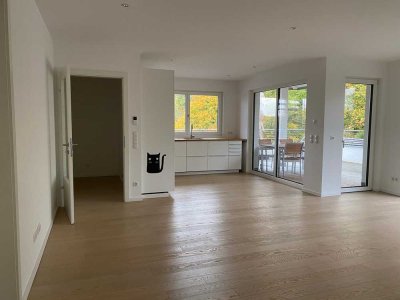 Exquisites 2-Zimmer-Penthouse mit Traumterrasse in Bogenhausen ; Verfügbar ab 1.3.2025