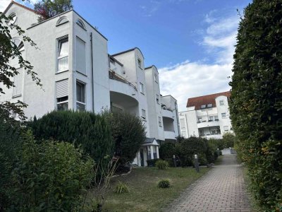 Geschmackvolle Wohnung mit fünfeihalb Zimmern sowie Balkon und EBK in Stuttgart