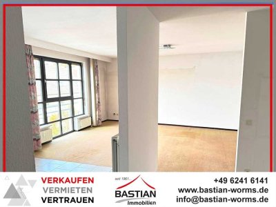 Die ist aber mal richtig hell! 2-Zi-ETW - neuw. Bad - Balkon - TG-Stellplatz - Aufzug - Innenstadt!