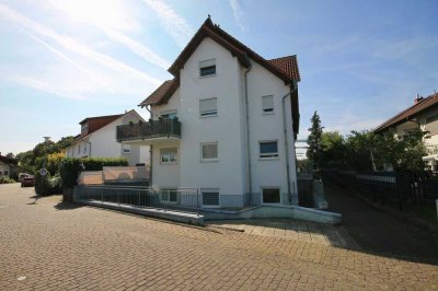 Moderne Maisonette-Wohnung mit Terrasse und Gartenanteil