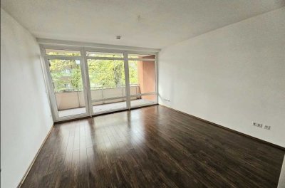 Großzügige 3 Zimmer Wohnung mit Balkon in gepflegter Wohnanlage