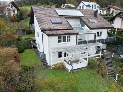 Einfamilienhaus mit Einliegerwohnung in Rohrdorf mit herrlichem Blick zu verkaufen!