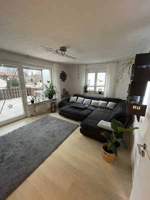 Renovierte Wohnung mit dreieinhalb Zimmern sowie Balkon und Einbauküche in Mutlangen