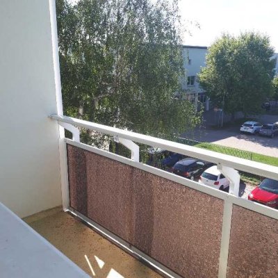 sanierte 3 Zimmer Wohnung mit Balkon und Einbauküche