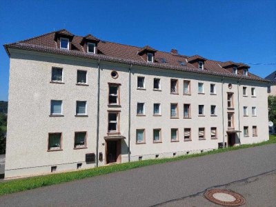 !! Eigentums-Wohnung in Elsterberg Dachgeschoss 2 Zimmer Küche Bad mit Balkon! mit eigenem Garten...