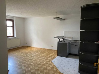 Besichtigung 12.02.25   günstige Wohnung für sofort mit Einbauküche in ruhiger Nebenstraße