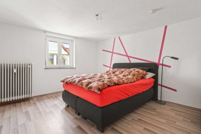 Ruhig und Zentral! Helle 4,5-Zimmer-Dachgeschosswohnung mit Sonnenbalkon und idealer Raumaufteilung