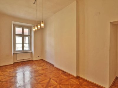 Große, schöne Altbau-Wohnung mit 8 Zimmern zu verkaufen - Die clevere € Anlage