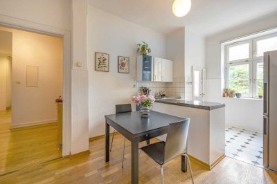 Helle 4-Zimmer Altbau-Wohnung im Herzen Eppendorfs mit Gemeinschaftsgarten