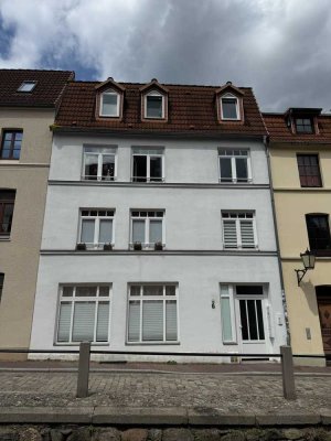 Moderne 3 Zimmer DG-Wohnung am Altstadtrand