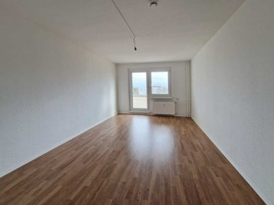 Gratis 300 EUR Roller-Gutschein* Gemütliche 3-Zimmer-Wohnung mit Balkon und Wannenbad!