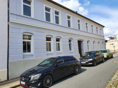 helle & vollsanierte 4-Zi-Wohnung mit Balkon + Gemeinschaftsterrasse im Garten sucht Familie