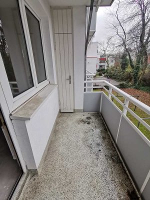 Preiswerte und günstig geschnittene 2-Zi.-Whg. mit Balkon