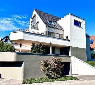 Exklusive, helle 4-Zimmer EG Wohnung mit großer Terrasse und Garten am Fuße der Weinberge/Uhlbach