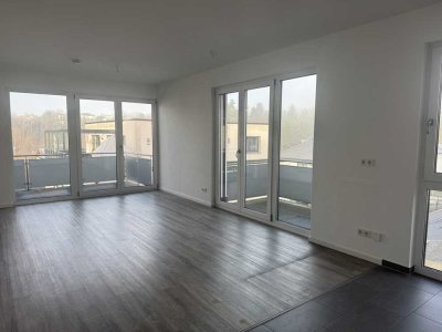 Moderne 2-Zimmer-Wohnung mit in Stadtnähe mit Ankleidezimmer, zwei Balkonen und TG-Stellplatz