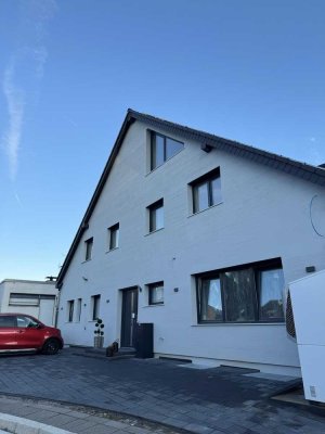 Erstbezug: Exklusive Maisonette mit Südterrasse in Sackgassenlage