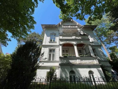 Altbauperle in charmanter Stadtvilla mit Garten und Remise in Berlin-Hermsdorf