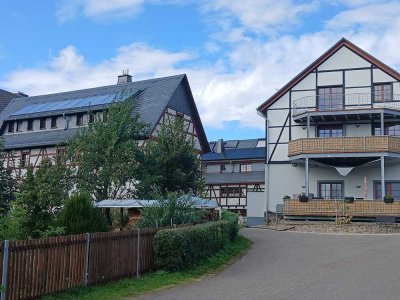 Erstbezug mit Balkon: Schöne 5-Raum-Maisonette-Wohnung mit luxuriöser Innenausstattung in Lichtenau