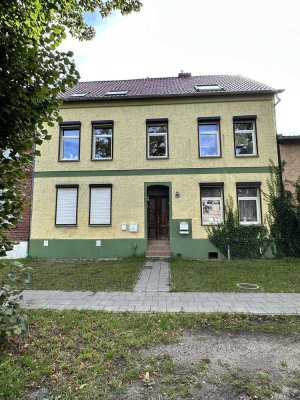 Geräumiges, preiswertes und gepflegtes 9-Raum-Mehrfamilienhaus in Burg