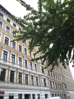 Viel Platz mit Wintergarten, Balkon und Aufzug.