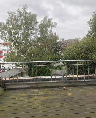 3 1/2-Räume mit großzügiger Balkon-Terrasse und Garage!