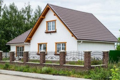 Einfamilienhaus mit Garage