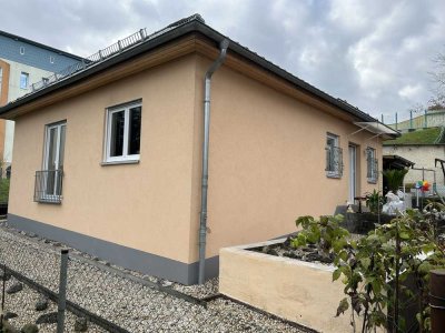 Wohnen auf einer Ebene und ein Gartenhaus gehört dazu - Bungalow in Rudolstadt