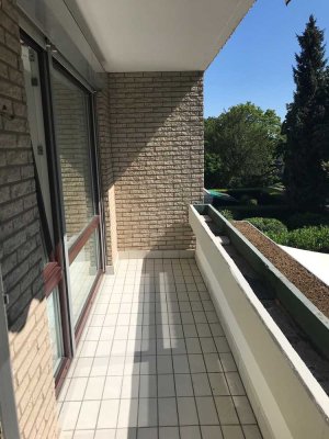 Exklusive, helle und geräumige 3 Zimmer-Wohnung mit Südbalkon in Düsseldorf/Kaiserswerth