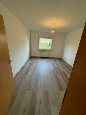 3 Zimmer im Erdgeschoss auf der Karl-Jarres-Straße..