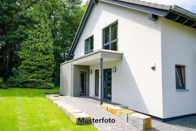 Modernes Einfamilienhaus mit Terrasse