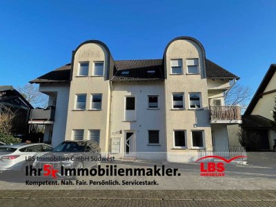 Föhren, bezugsfreie und gut geschnittene 
4-Zimmerwohnung mit Balkon