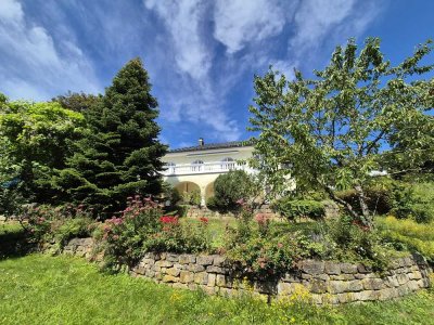 Mediterrane Villa mit wunderschönem Garten und Seeblick