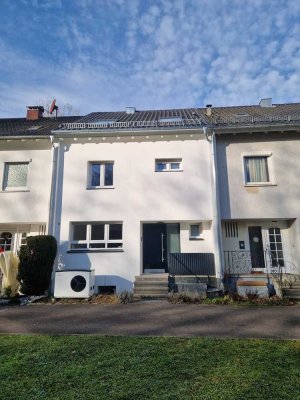 Kernsaniertes Reihenmittelhaus Effizienzhaus-55-Standard in Schwäbisch Gmünd zu vermieten