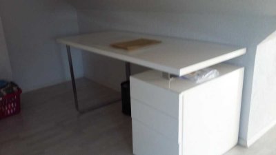 Attraktive 2-Zimmer-Dachgeschosswohnung mit EBK in Nidda