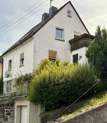 Gepflegtes 5-Zimmer Einfamilien-, Wochenendhaus in Wallenfels