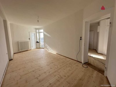 Renovierte 3-Zimmer-Wohnung mit Balkon in zentraler Hanauer Lage (4. OG, kein Aufzug)
