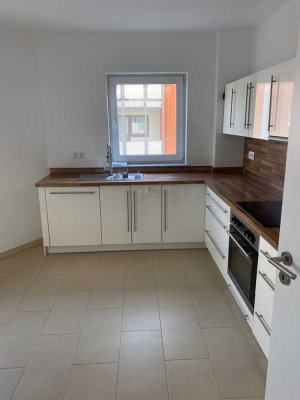 Moderne 2 Zimmer Wohnung bite EBK und Balkon ab sofort