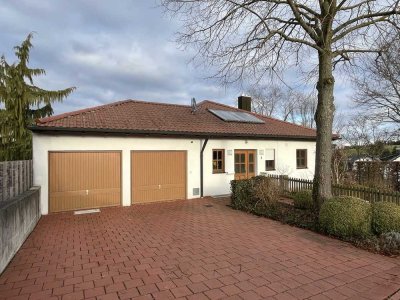 Charmantes Einfamilienhaus mit toller Architektur und idyllischem Garten in Aindling