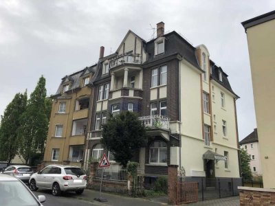 In einem denkmalgeschützten Altbau: Lichtdurchflutete 2 Zimmer-Wohnung in zentraler Lage von Gieß...