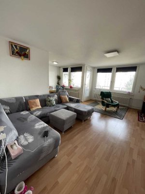 Exklusive 3,5-Zimmer-Wohnung mit Balkon und EBK in Sindelfingen