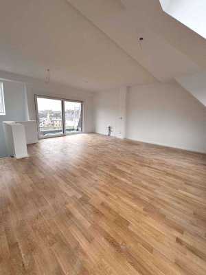 Exklusive 3 Zi. Penthouse Maisonette-Wohnung über den Dächern Kölns!