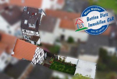 DIETZ: Zweifamilienhaus mit Garten, Freisitz und Nebengebäude in der Babenhäuser Altstadt!