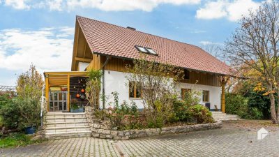 Großzügiges EFH mit Gartenidylle, Wintergarten, Terrasse, 3 Stellplätzen, EBK und Donau-Nähe