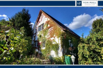 Besonderes Einfamilienhaus mit großem Garten und viel Potenzial