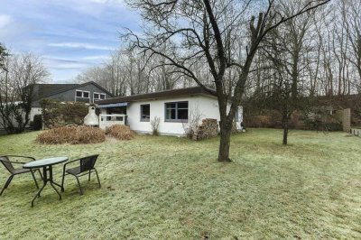 Gemütlicher Bungalow in 2. Reihe mit Kamin und Vollkeller