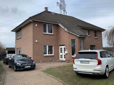 Günstiges 3-Raum-Zweifamilienhaus (EG) mit EBK in Abbendorf(Scheeßel) Prov. Frei!