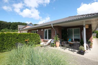 Wohnen auf einer Ebene, neuwertiger Bungalow in Naturrandlage in Eckernförde-Süd.