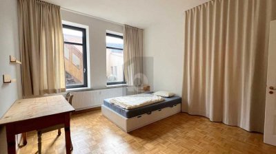 HOCHWERTIG SANIERTE ALTBAUWOHNUNG MIT ATELIER